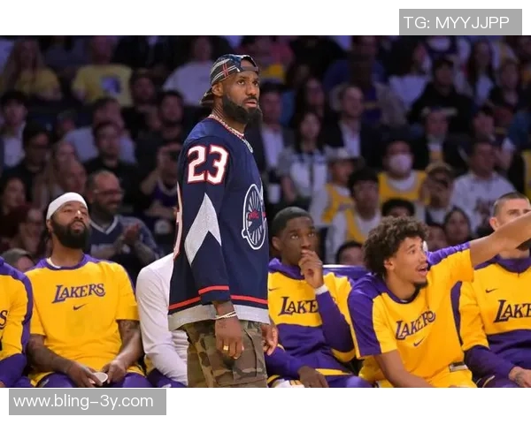 詹姆斯谈上半场表现：战术未能发挥作用出手偏短影响比赛节奏